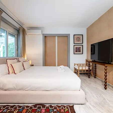 Exclusive Ground Floor With Large Garden In Puerto Banus Апартаменты
